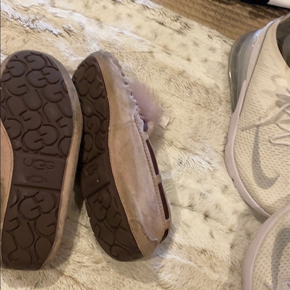 Ugg - Picture 3 of 3